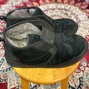 UGG Men’s Black Suede Shearling-Trim Hook-and-Loop Boots